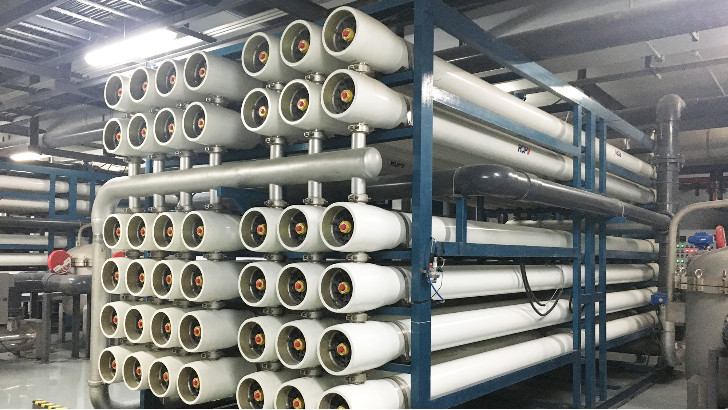 工業(yè)超純水處理設(shè)備為何不采用一級(jí)反滲透