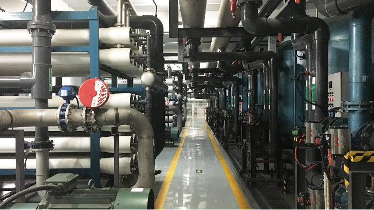 工業(yè)超純水處理設(shè)備工藝分幾步