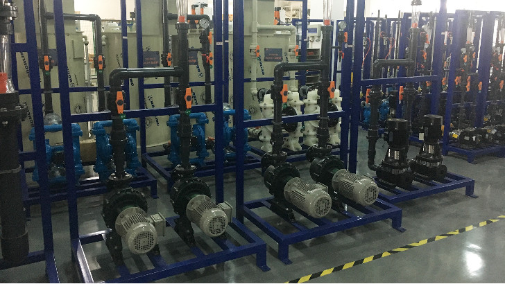 污水處理設備耐腐蝕塑料自吸泵使用注意事項