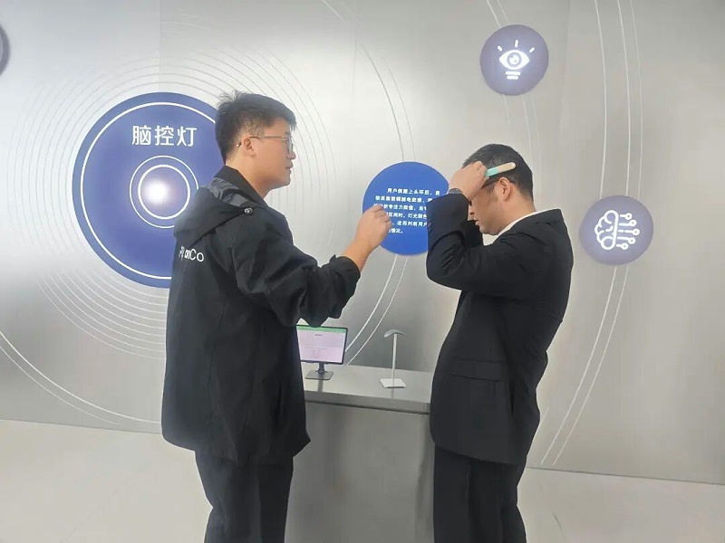 依斯倍一行前往浙江強(qiáng)腦科技參訪(fǎng)學(xué)習(xí) (4)